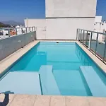 Luminoso, Amplio Y Bien Ubicado!
