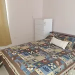 Casa Con Piscina Y Parque En Salta , Zona Aeropuerto