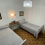Alojamiento En El Centro De Salta - Casaguemessalta