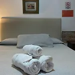 Alojamiento En El Centro De Salta - Casaguemessalta