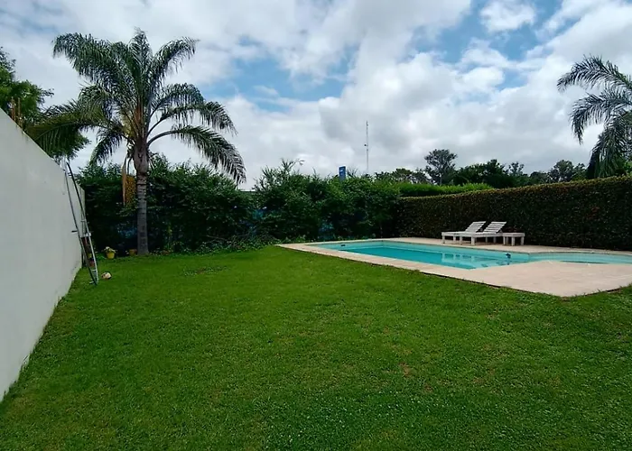 Casa De 2 Pisos, Zona Aeropuerto, 3 Dormitorios