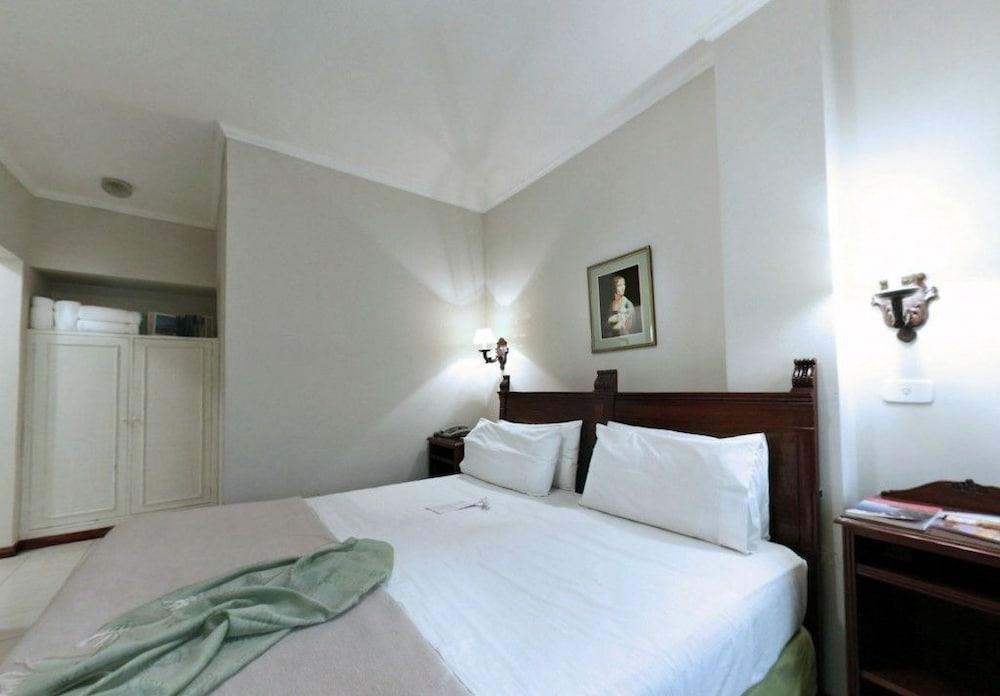 Plaza De Aljabas Hotel