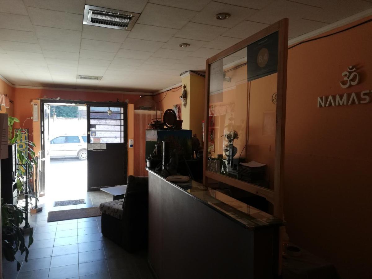 Hostal Namaste *