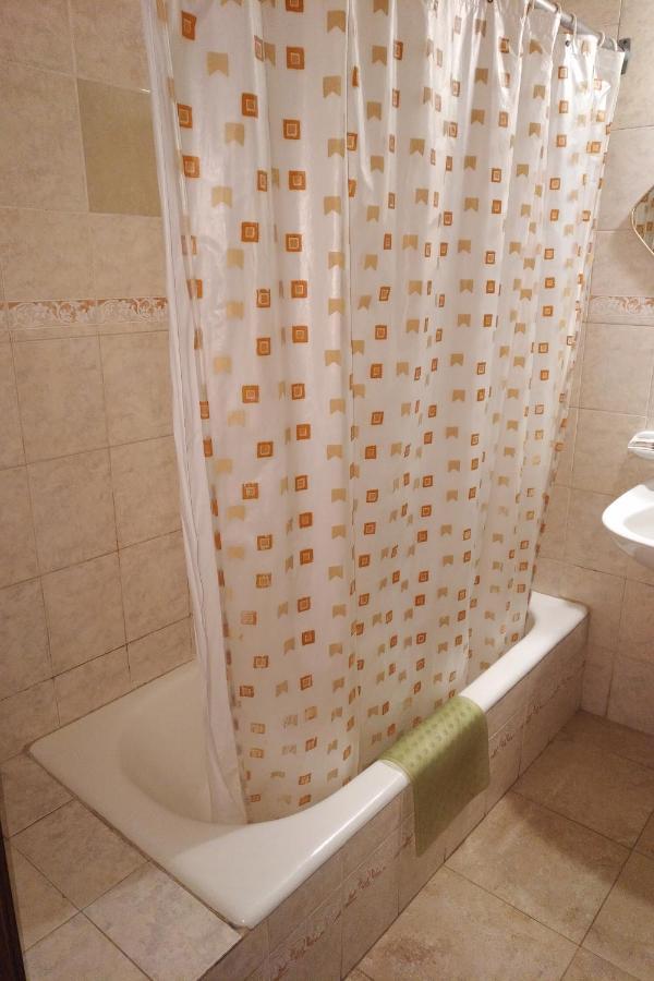 Crystal Hotel 2*
