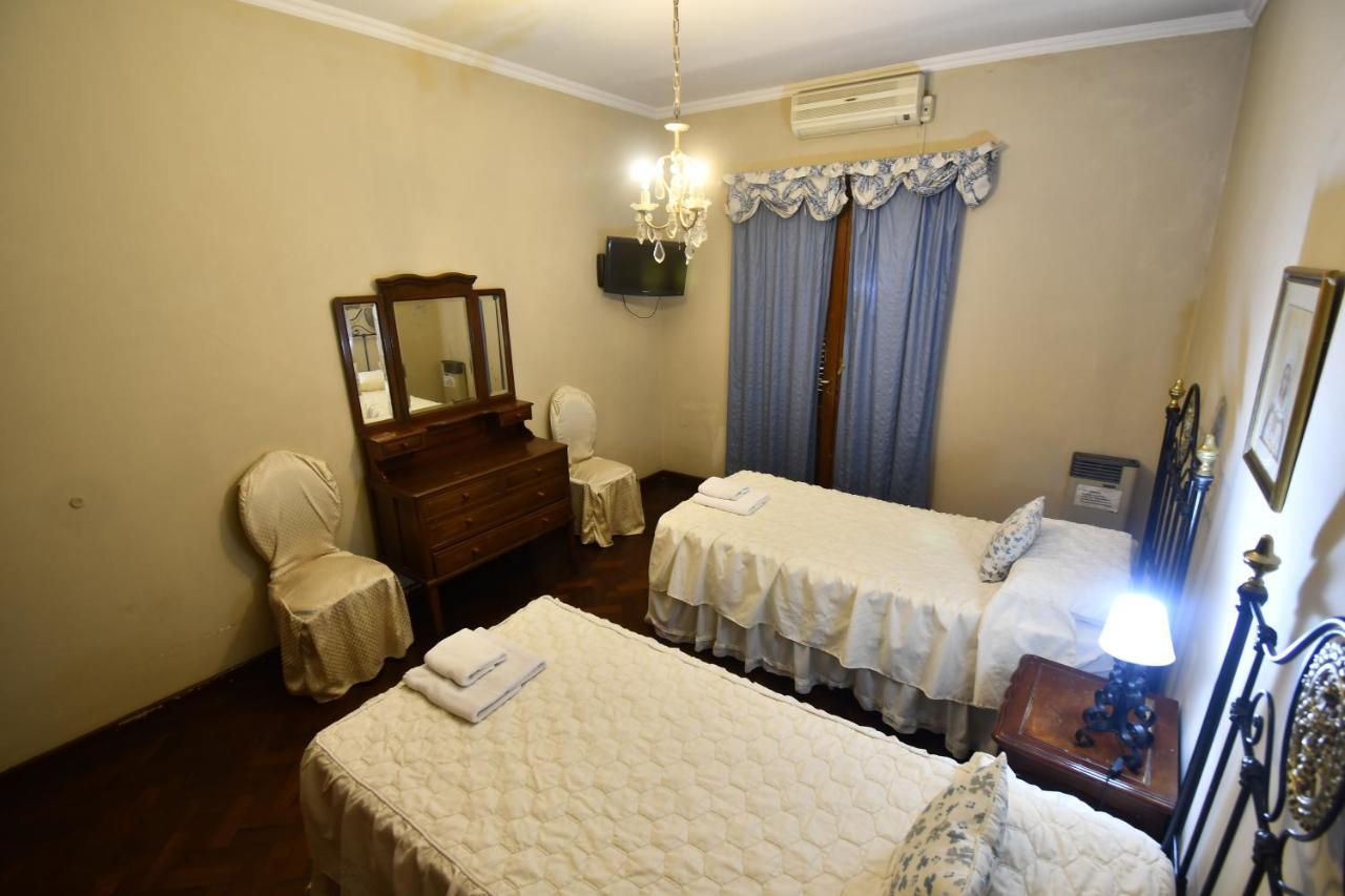 Hostal El Cerrito 3*
