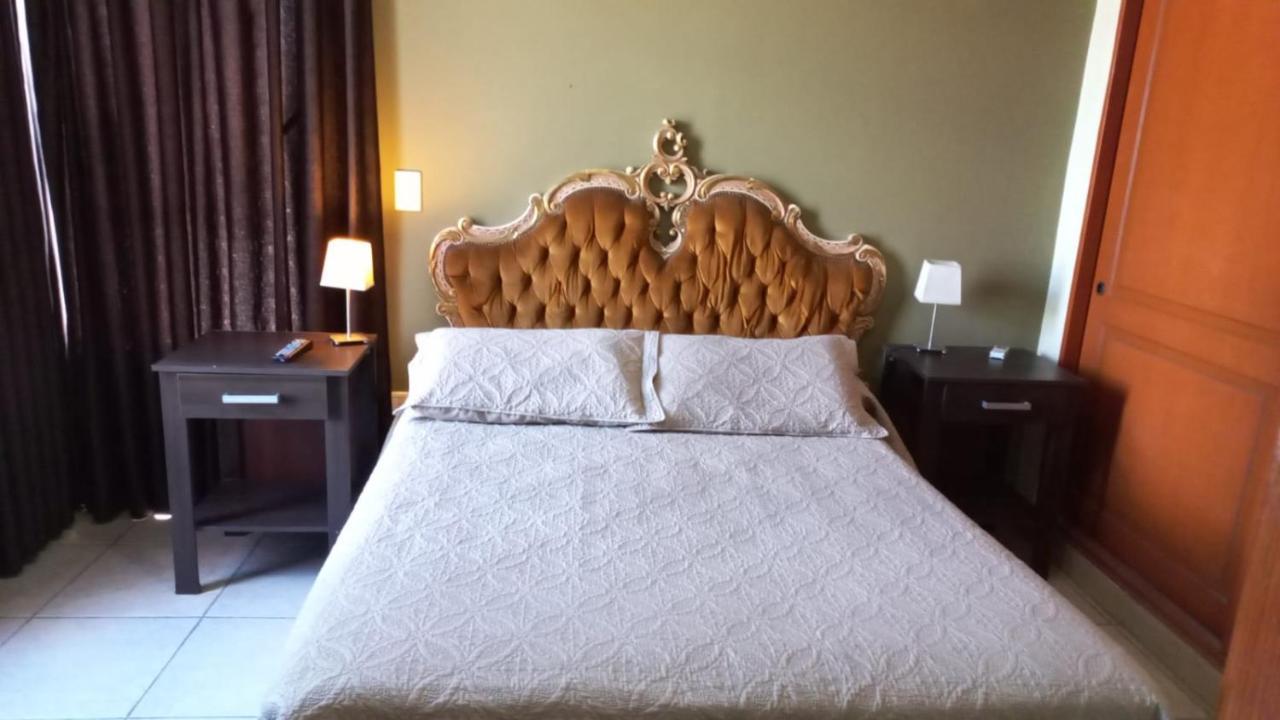 Aires Del Parque Apartamento
