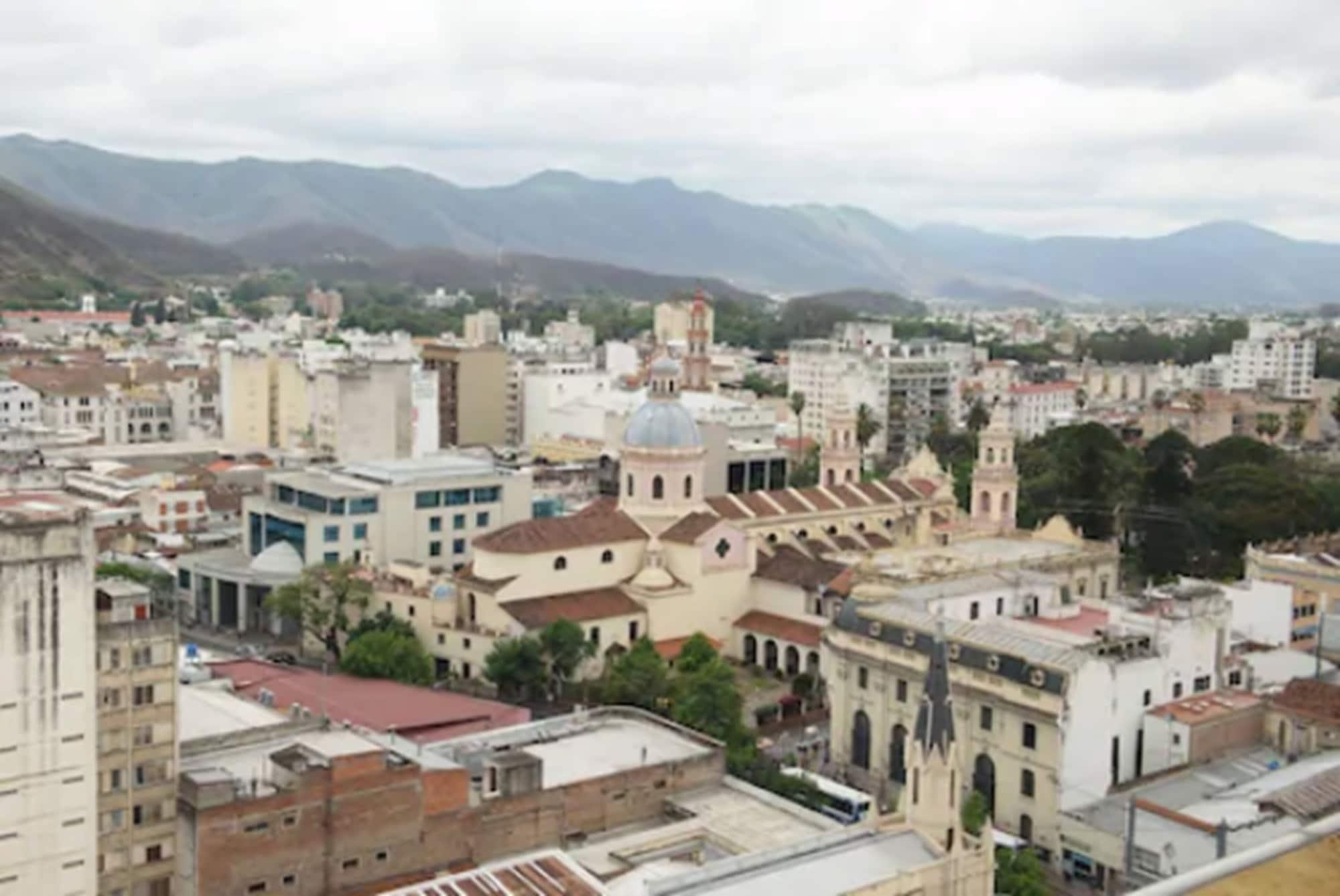 Alejandro 1º 5* Salta