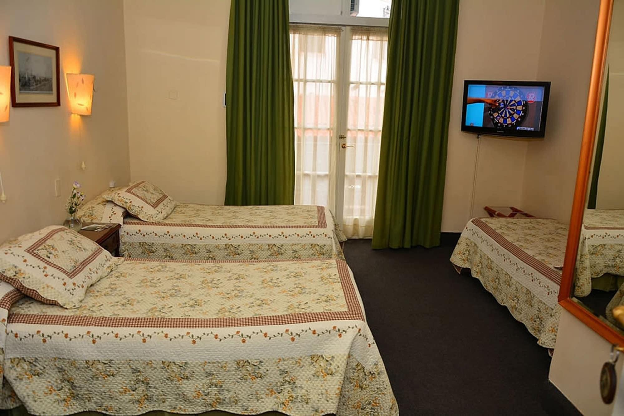 Colonial 3*