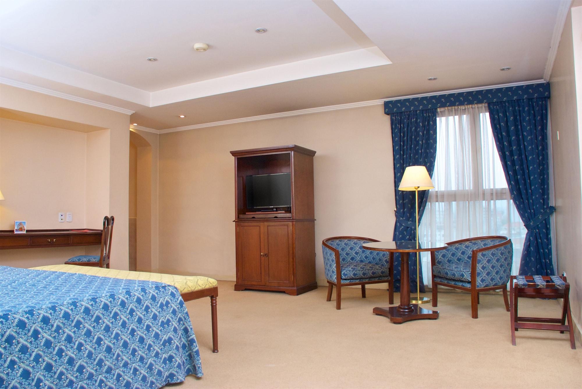 Hotel Provincial Plaza