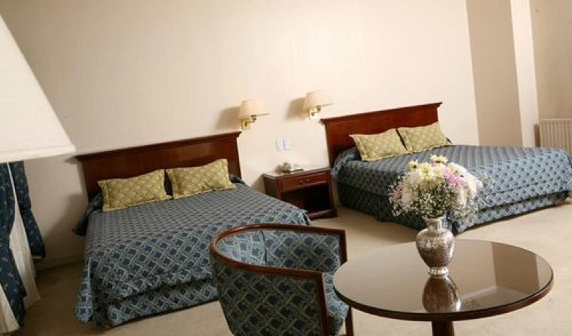 Provincial Plaza 4*