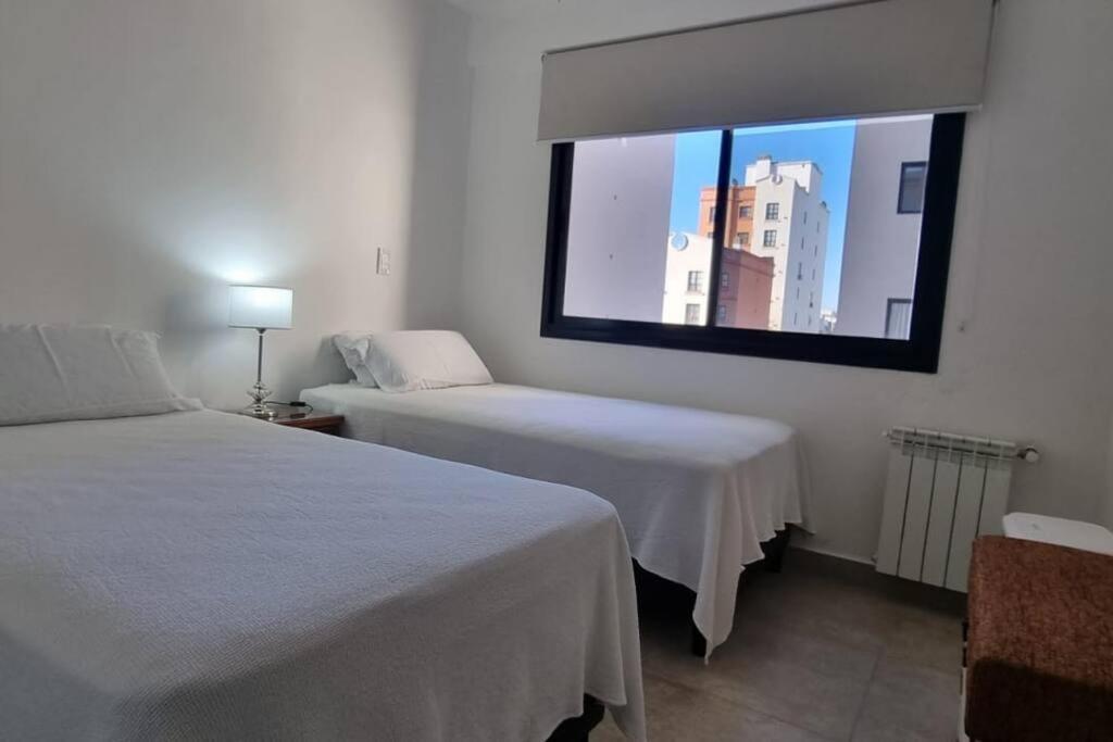 Luminoso, Amplio Y Bien Ubicado! Apartamento