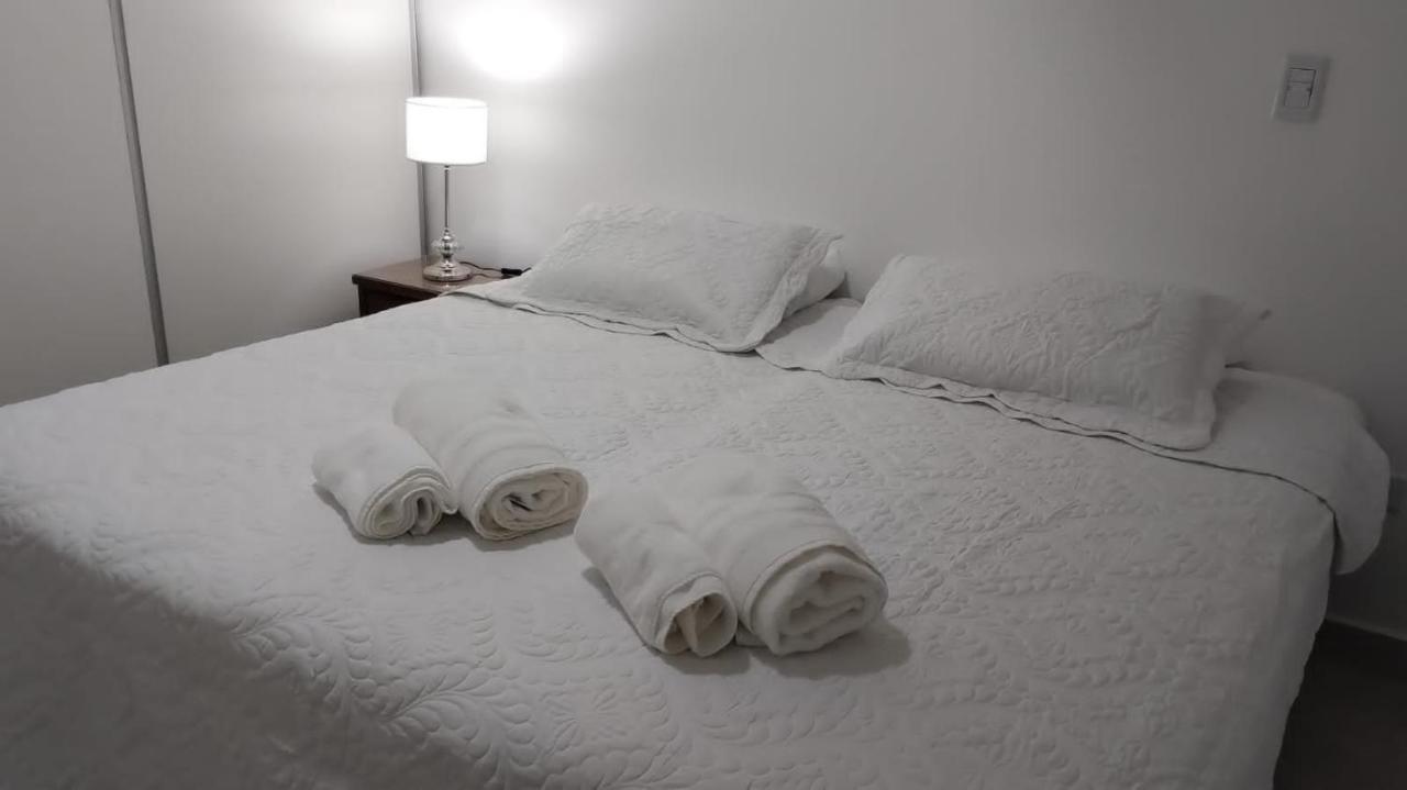 Luminoso, Amplio Y Bien Ubicado! Apartamento
