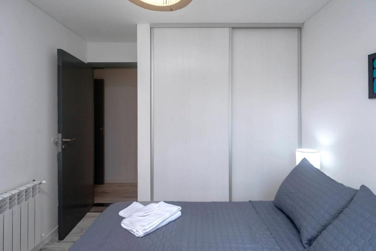 Apartment Hermoso Departamento En Maipu 49 - Cochera Para Vehiculos Chicos *