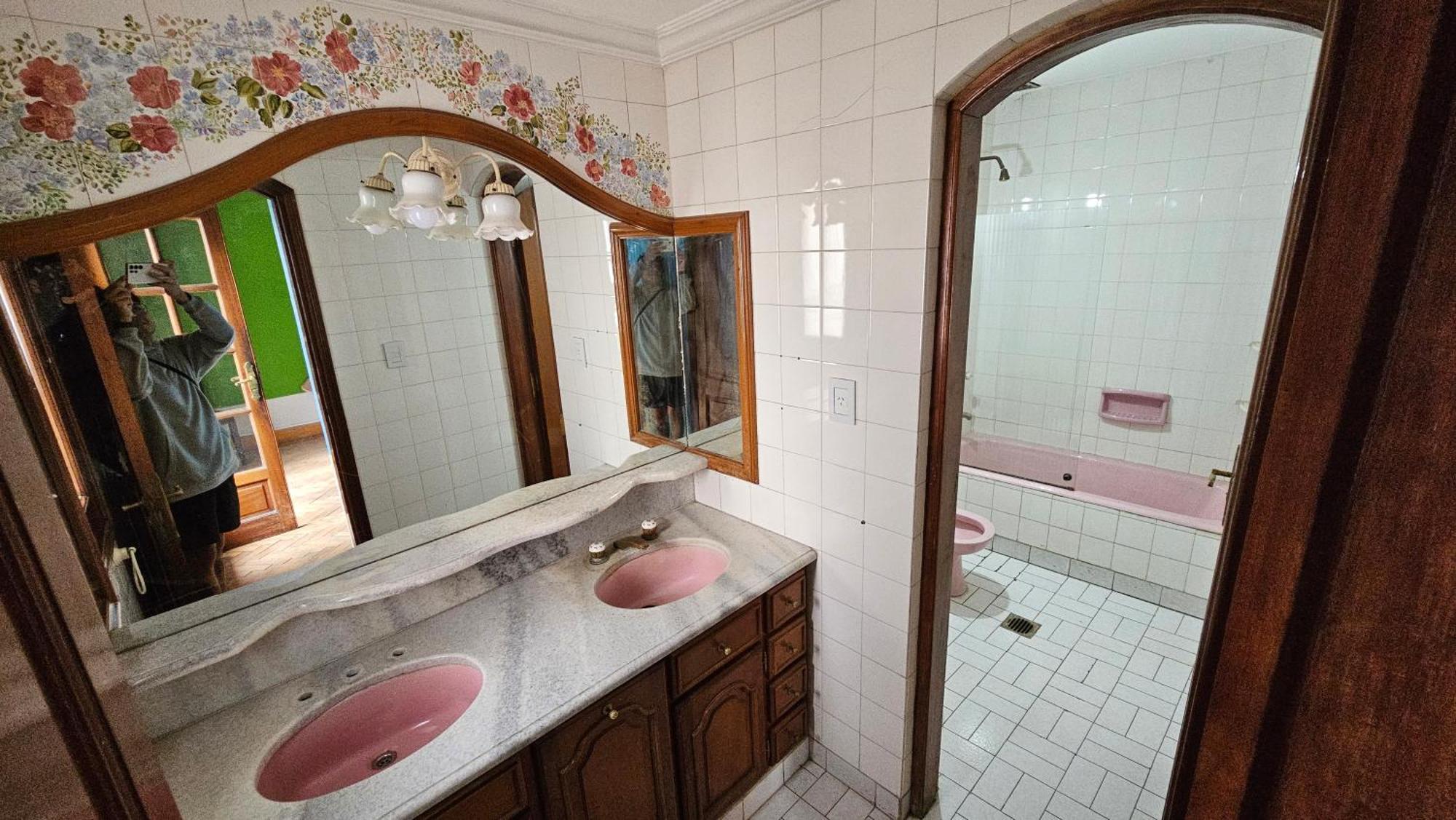 Guest house Valhalla & *