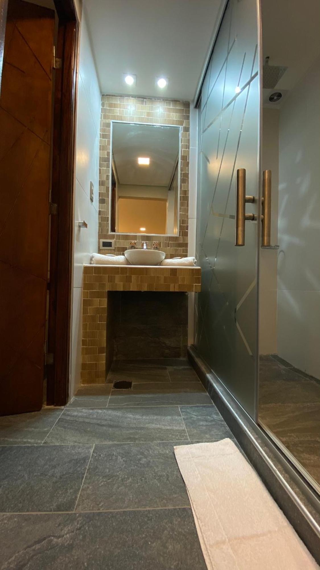 Adobe Aparthotel