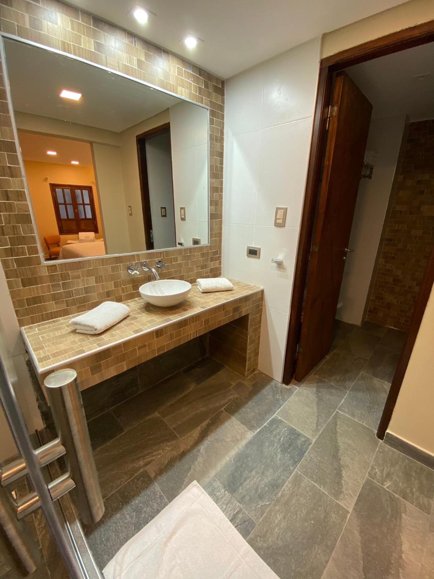 Adobe Aparthotel *