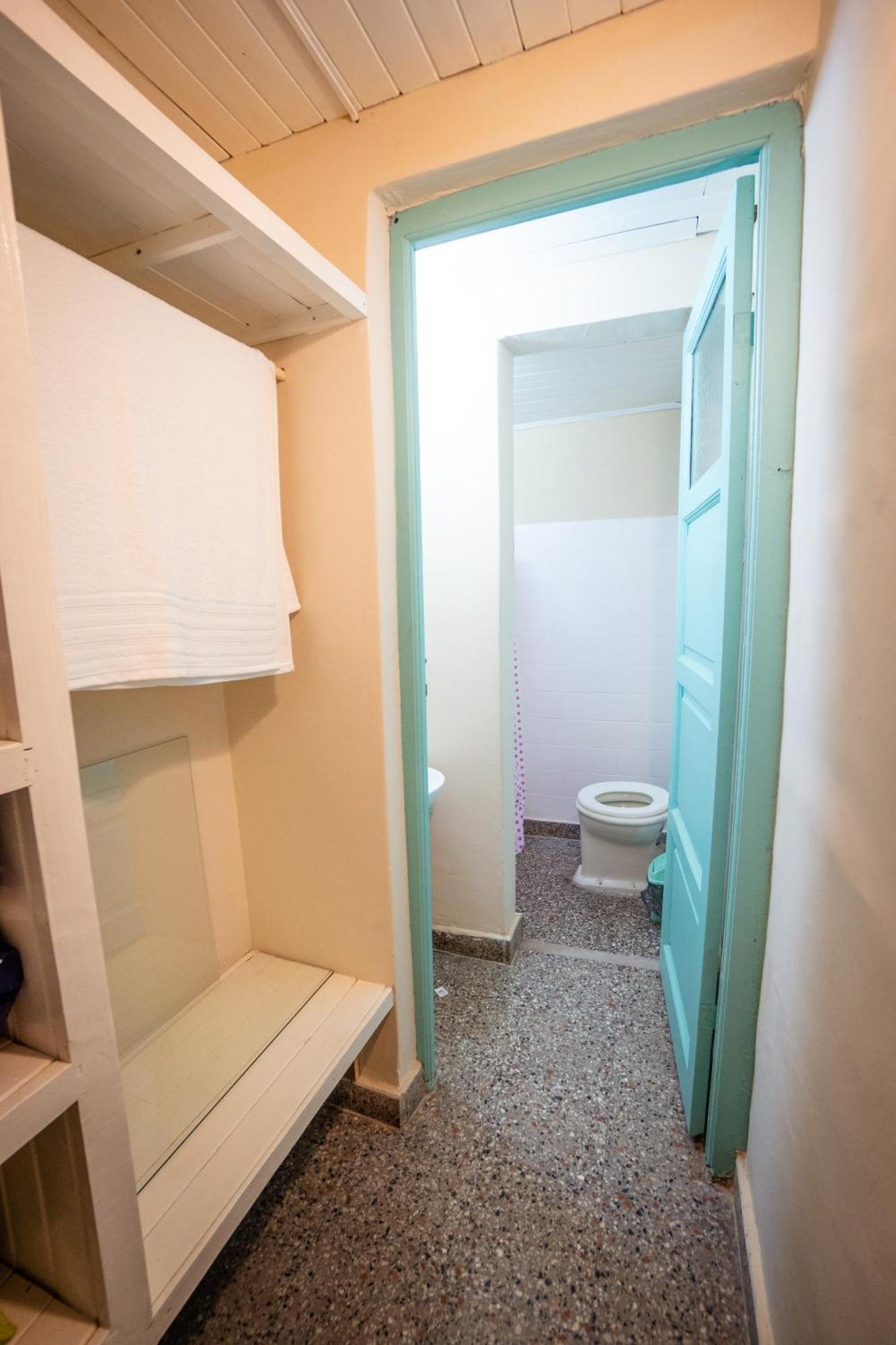 Lead Pods Capsule hotel Salta