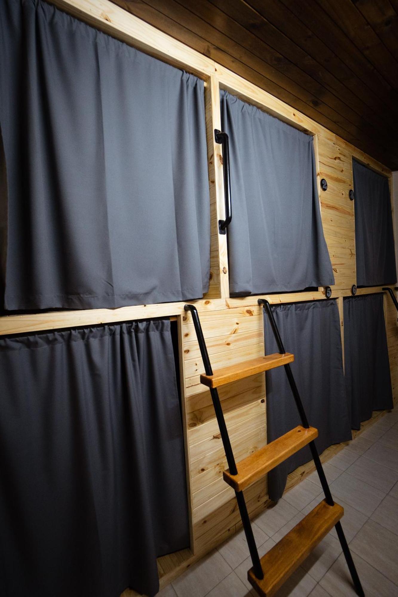 Capsule hotel Lead Pods *