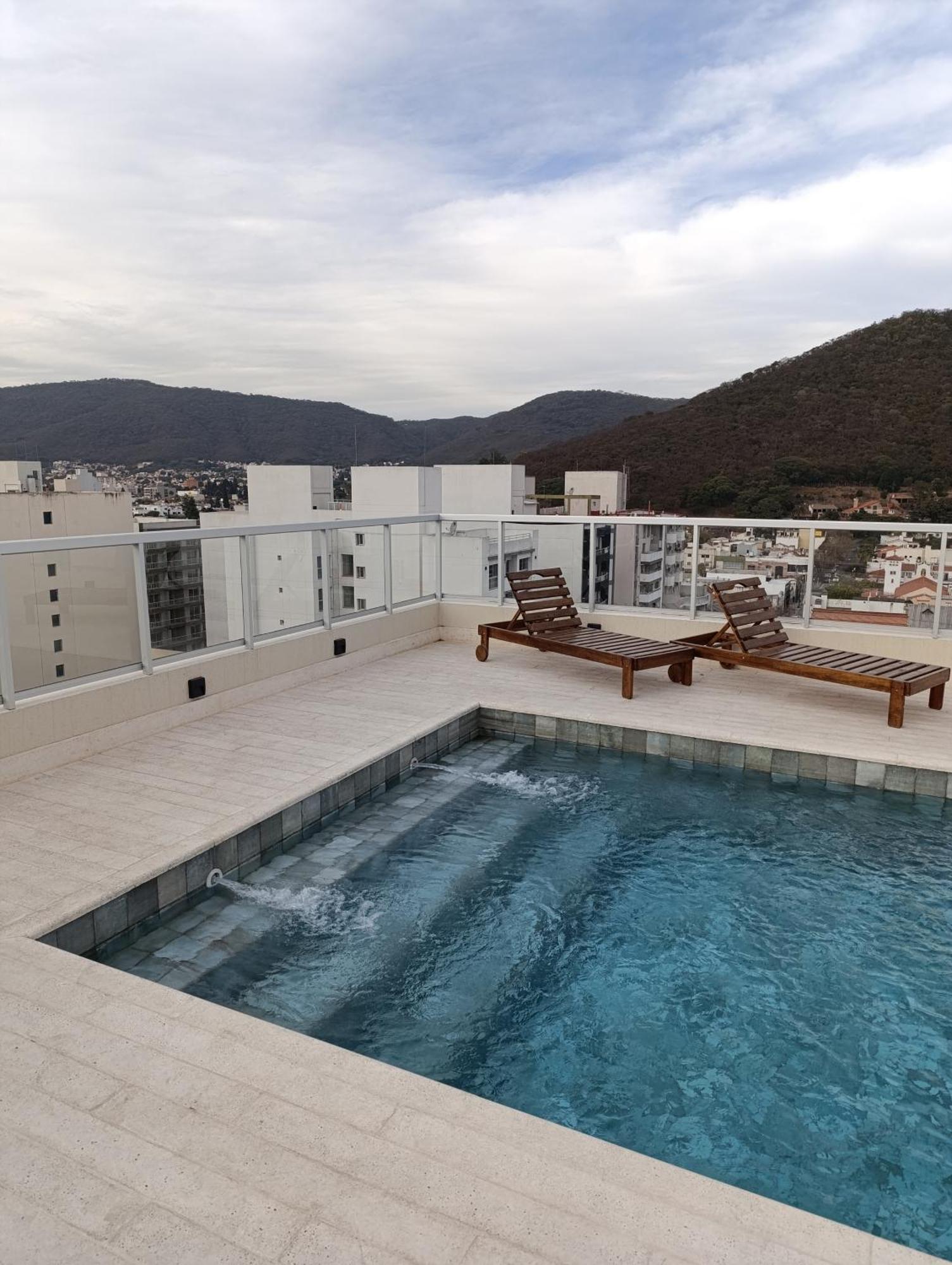 Alcazar Luxury Apartment *