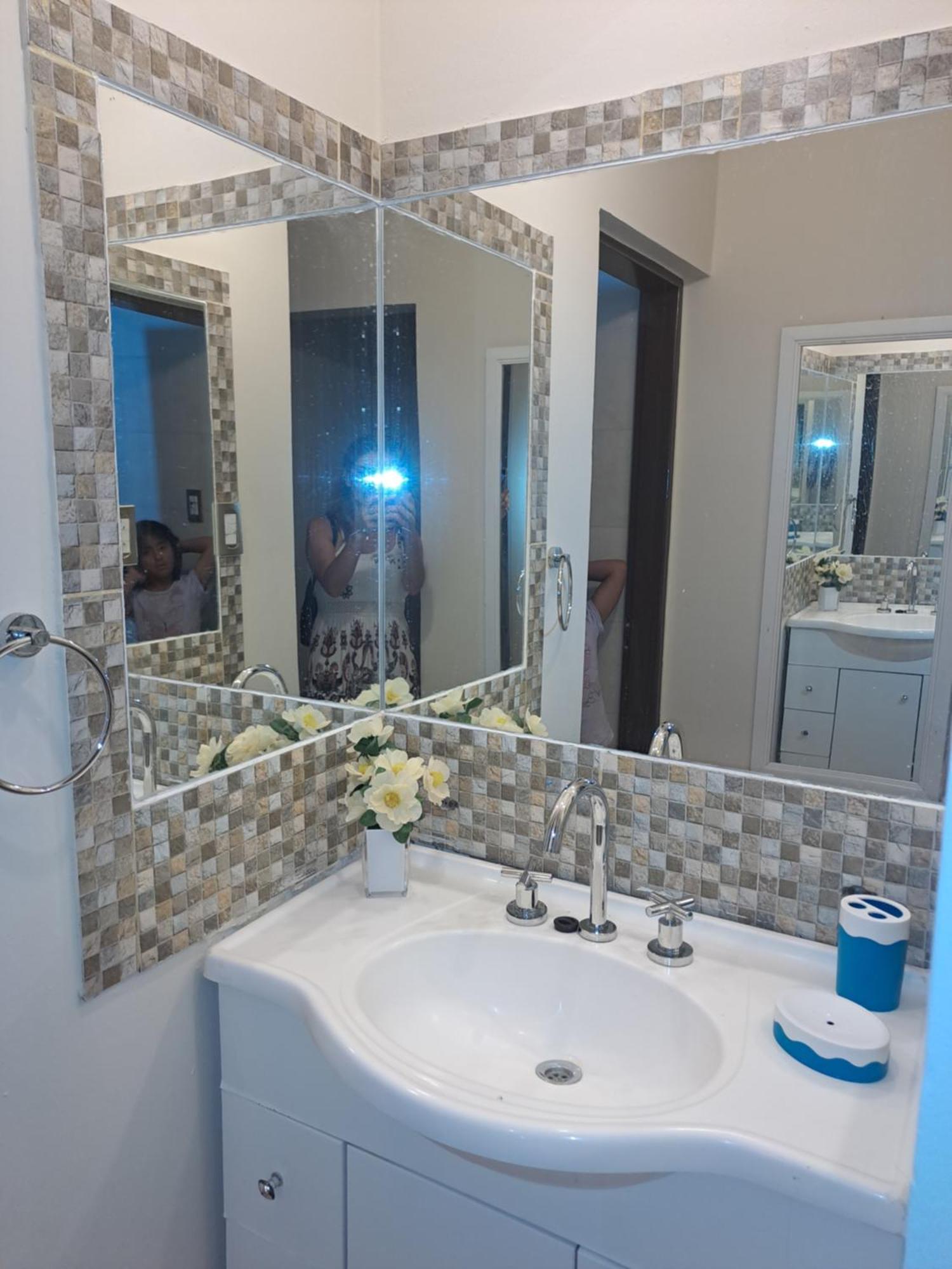 Casa Con Piscina Y Parque En , Zona Aeropuerto Holiday home