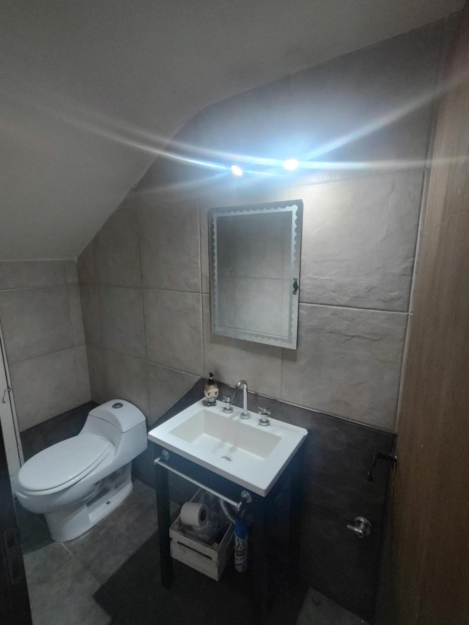 Casa De 2 Pisos, Zona Aeropuerto, 3