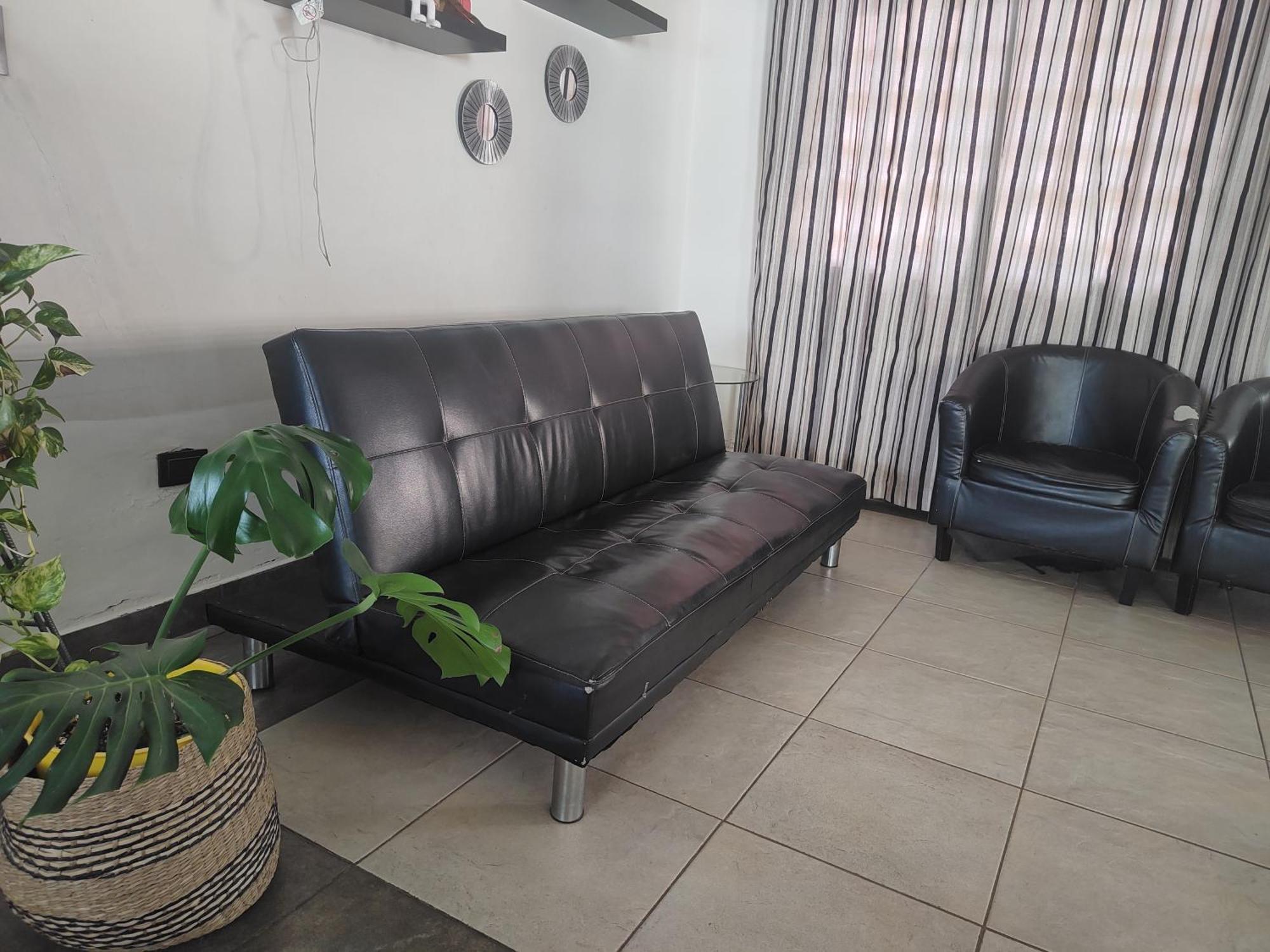 Casa De 2 Pisos, Zona Aeropuerto, 3 *