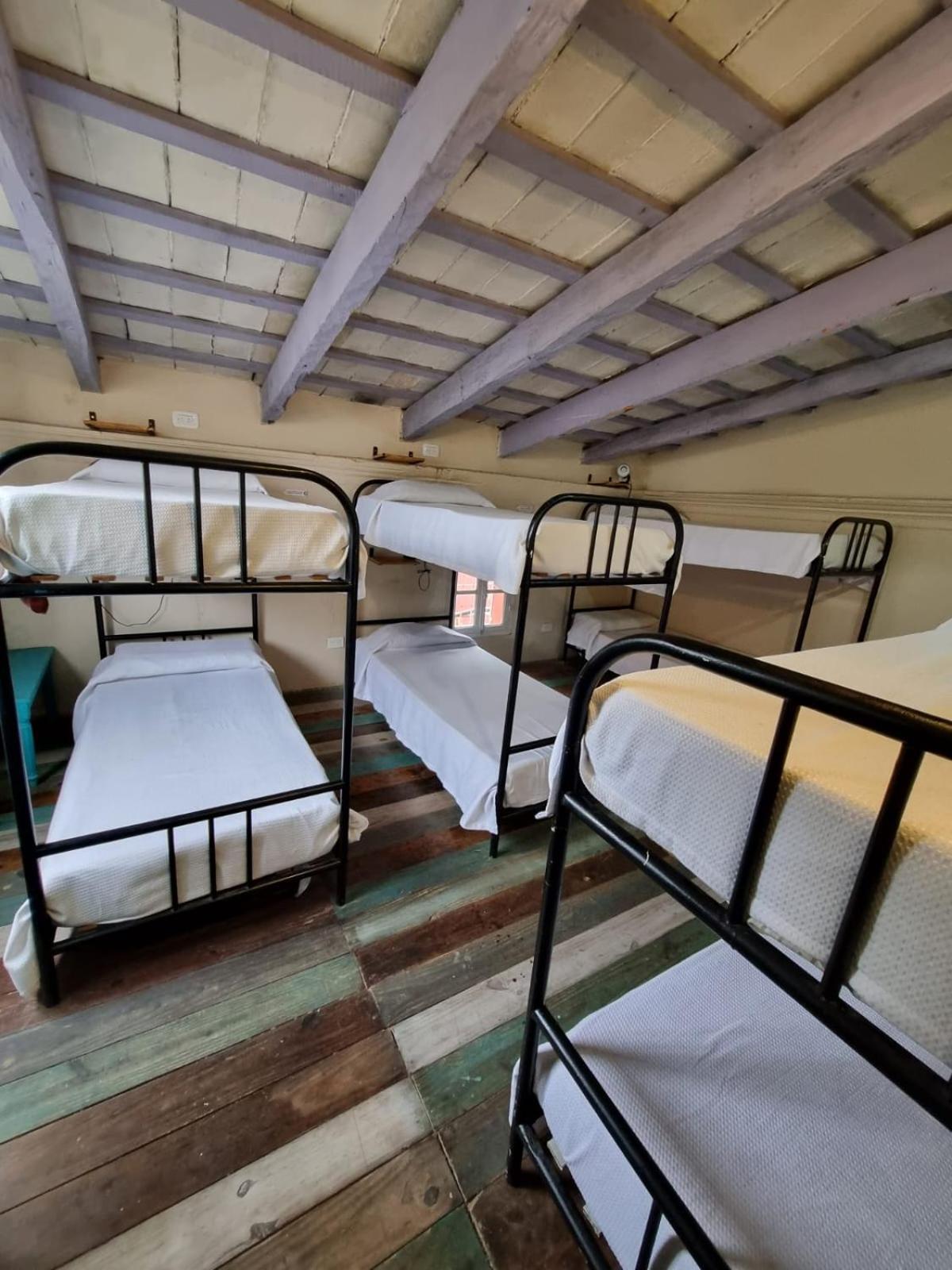 Urban Hostel *
