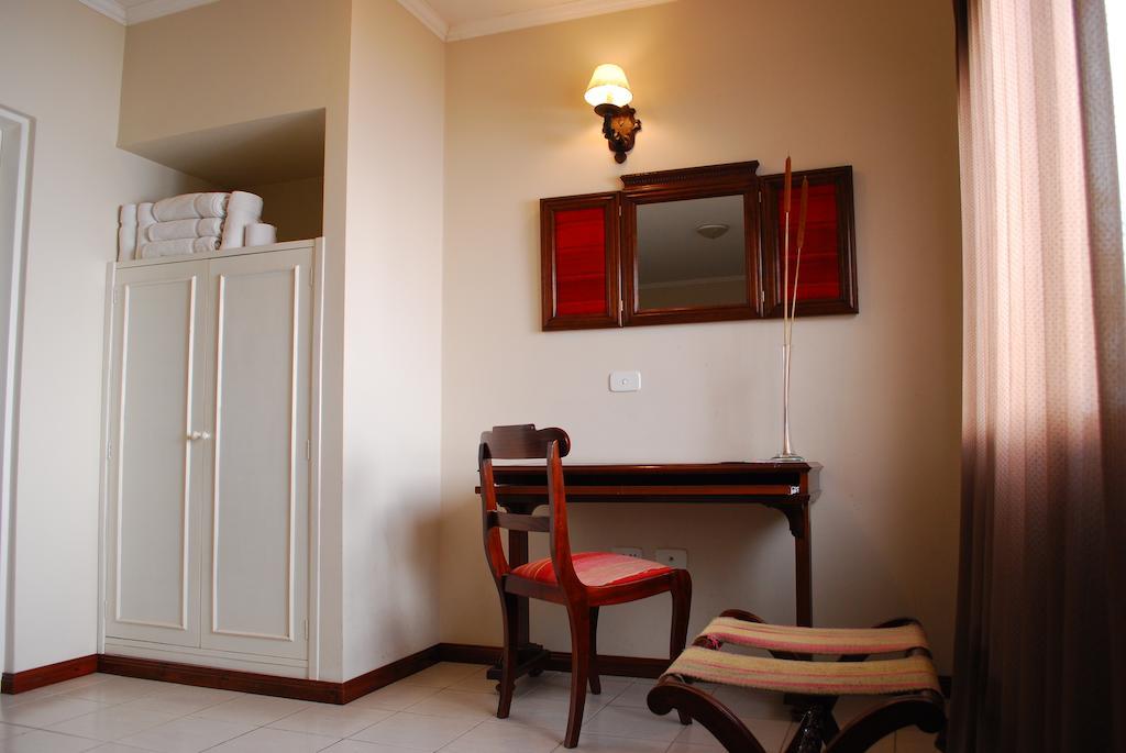Hotel Plaza De Aljabas 3*