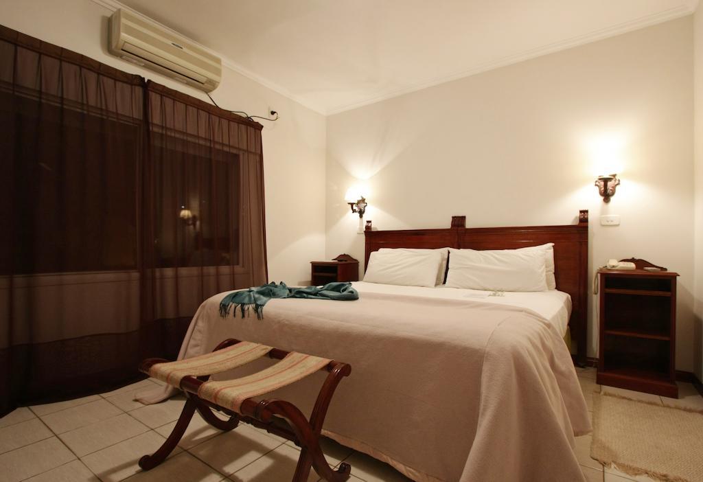 Plaza De Aljabas Hotel