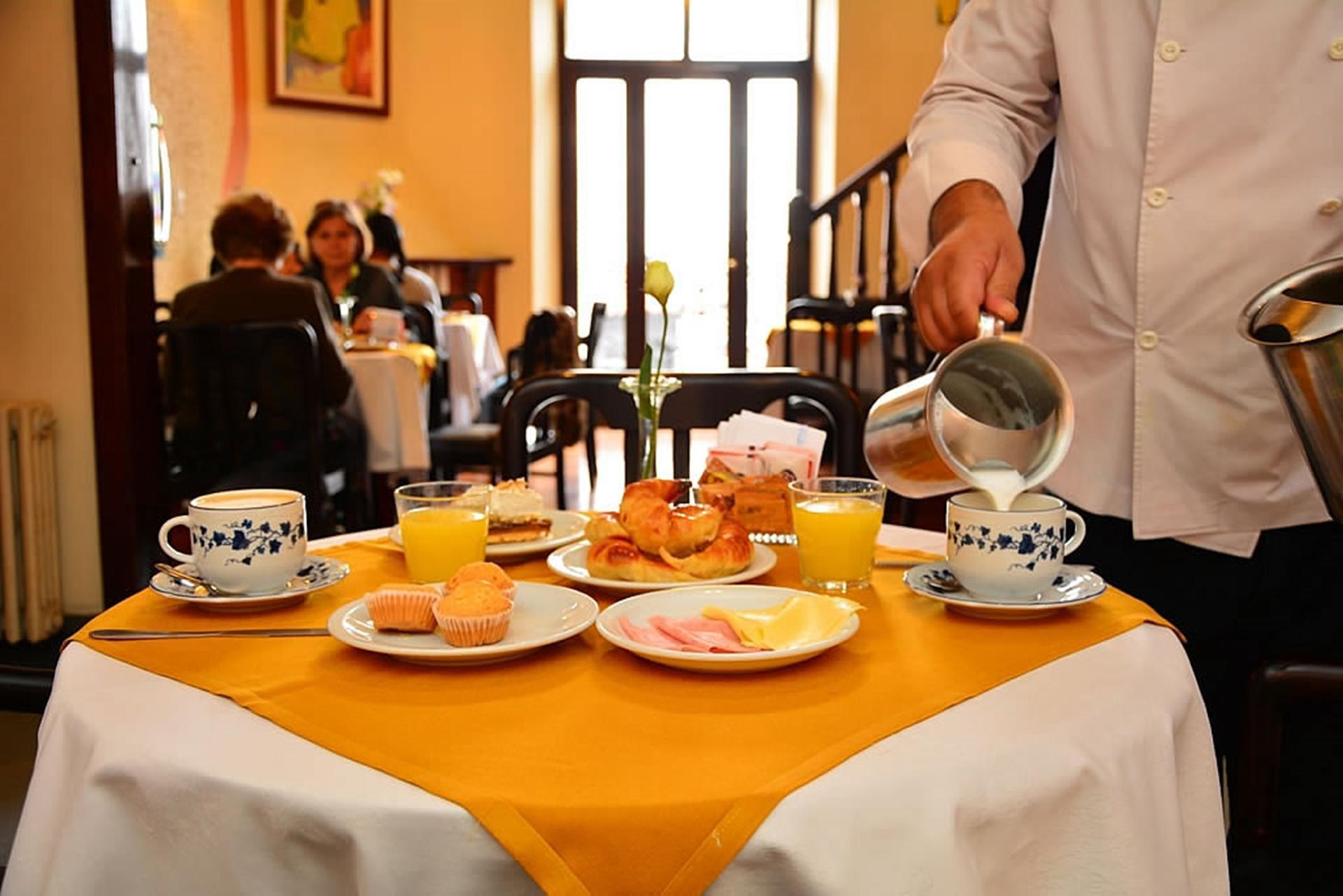 Colonial Hotel 3*