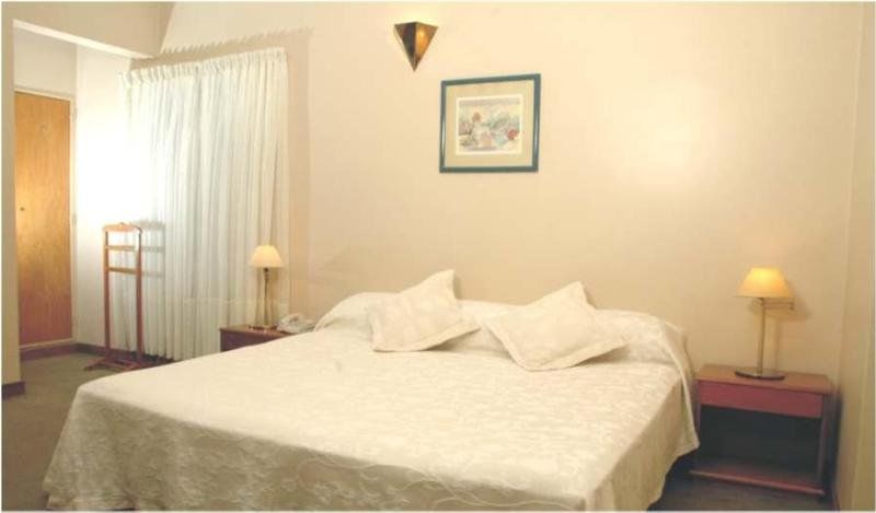 Hotel Provincial Plaza 4*
