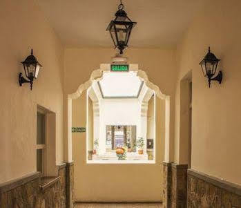 De La Linda Hotel