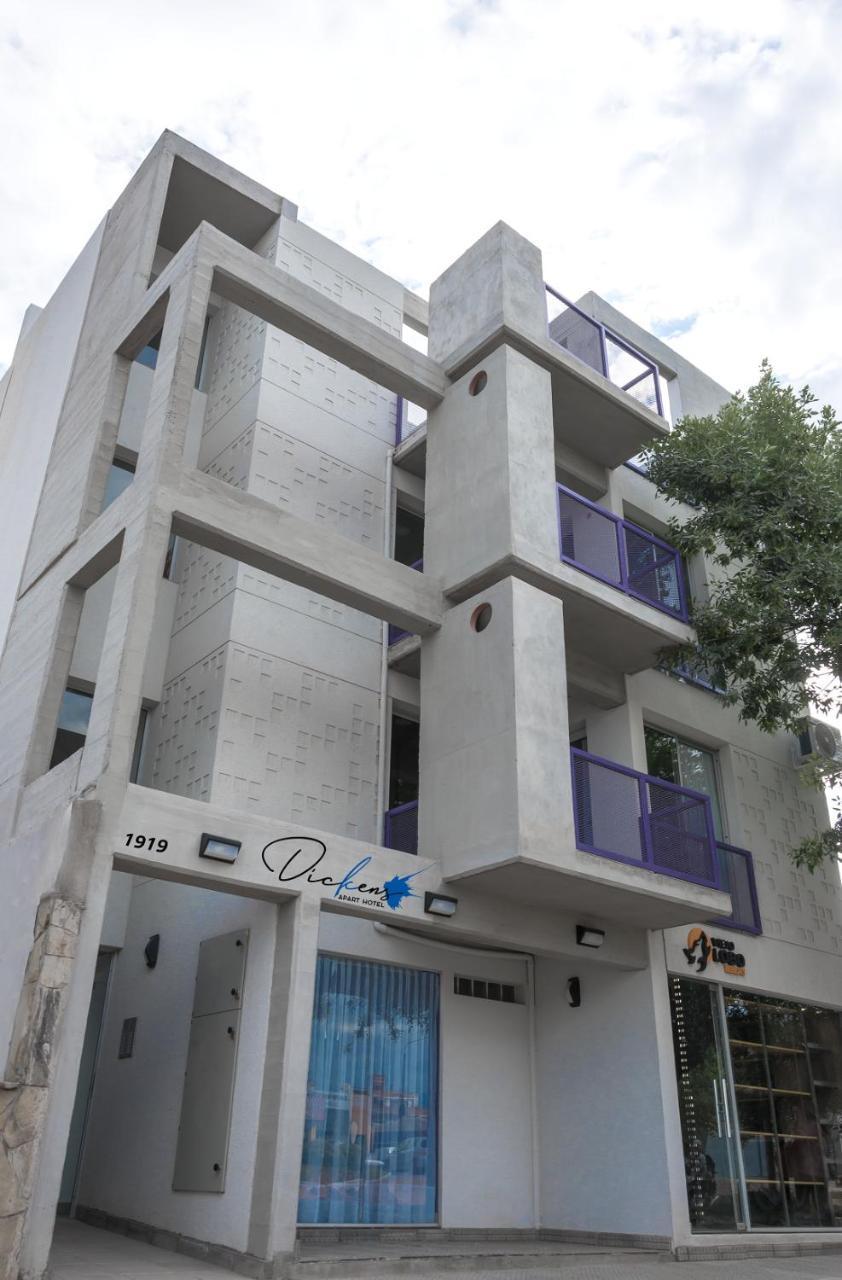 Dickens Apartahotel
