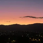 Departamento moderno y espacioso con hermosa vista al cerro