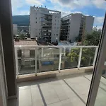 Dean Funes Suites 302