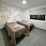 Moderno Departamento De Dos Habitaciones