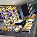 Hotel Alvarado Suites