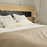 Quebec Apartment A Metros De Las Penas