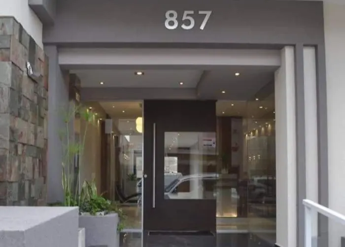 Dean Funes Suites 606