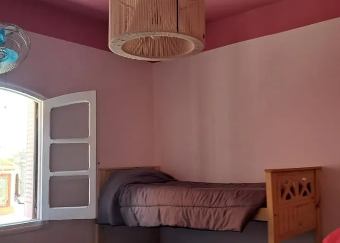 Hostel Lqueen 1