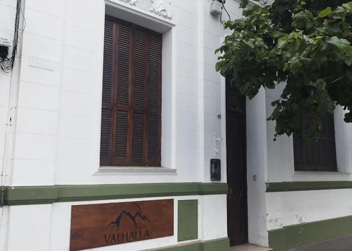 Valhalla Hostel & Suites