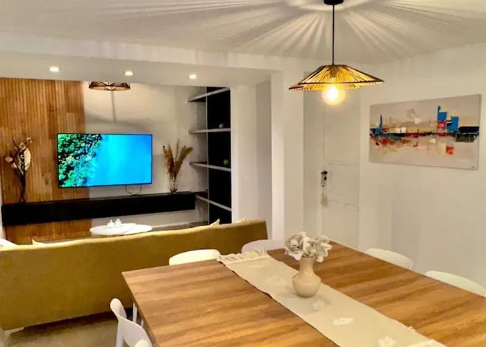 Casa Espectacular Con 3 Habitaciones En Suite De Lujo, 4 Banos, Patio Al Aire Libre Con Jacuzzi Y Ubicacion Perfecta A 3 Cuadras De La Plaza B