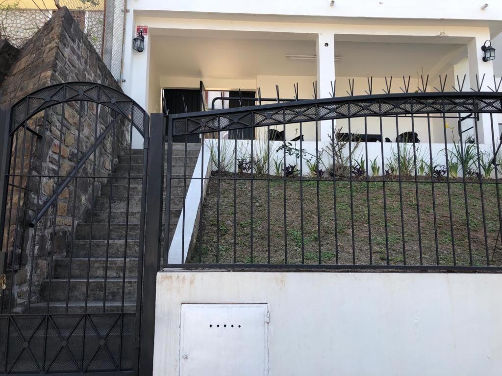 Departamento Zona Residencial Con Pileta Pensión