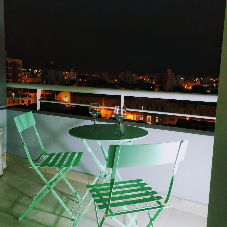 Apartamento Departamento Centro Con Cochera,balcón, Lunas De *