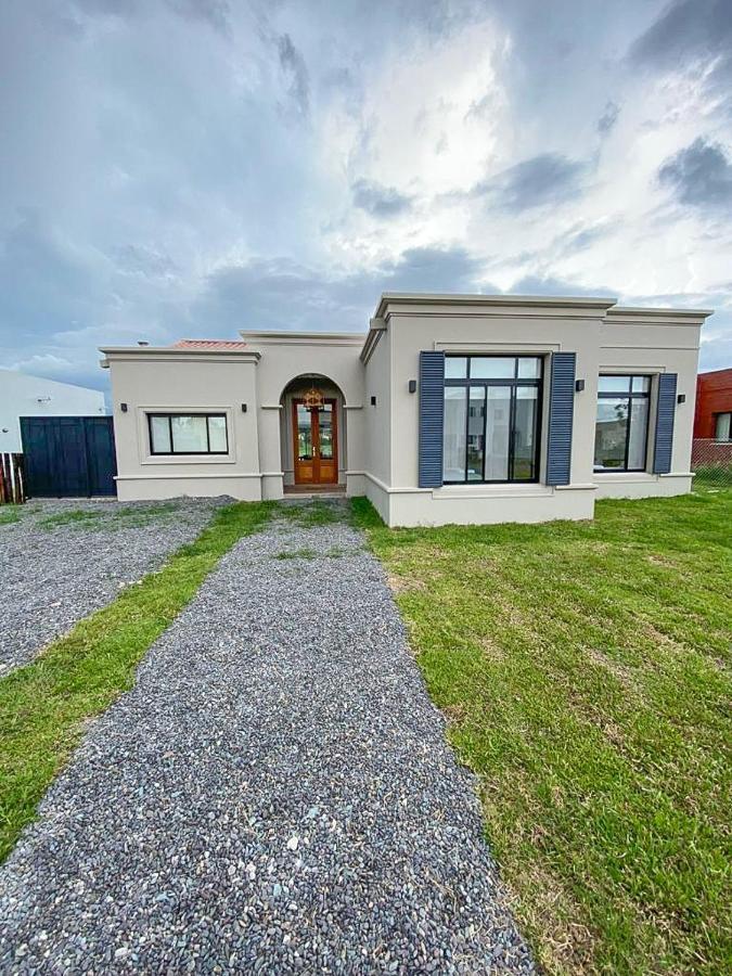 Exclusiva Casa En Barrio Privado A Estrenar! Сasa de vacaciones *