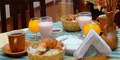 La Giralda Hotel *