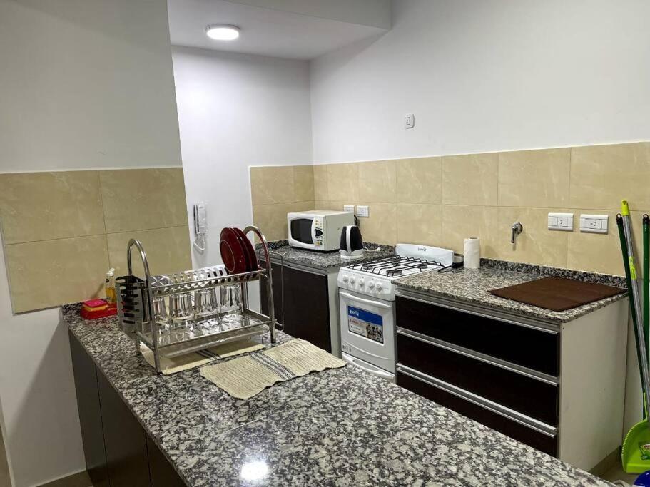 Hermoso Departamento,totalmente Amoblado C/cochera Apartamento *