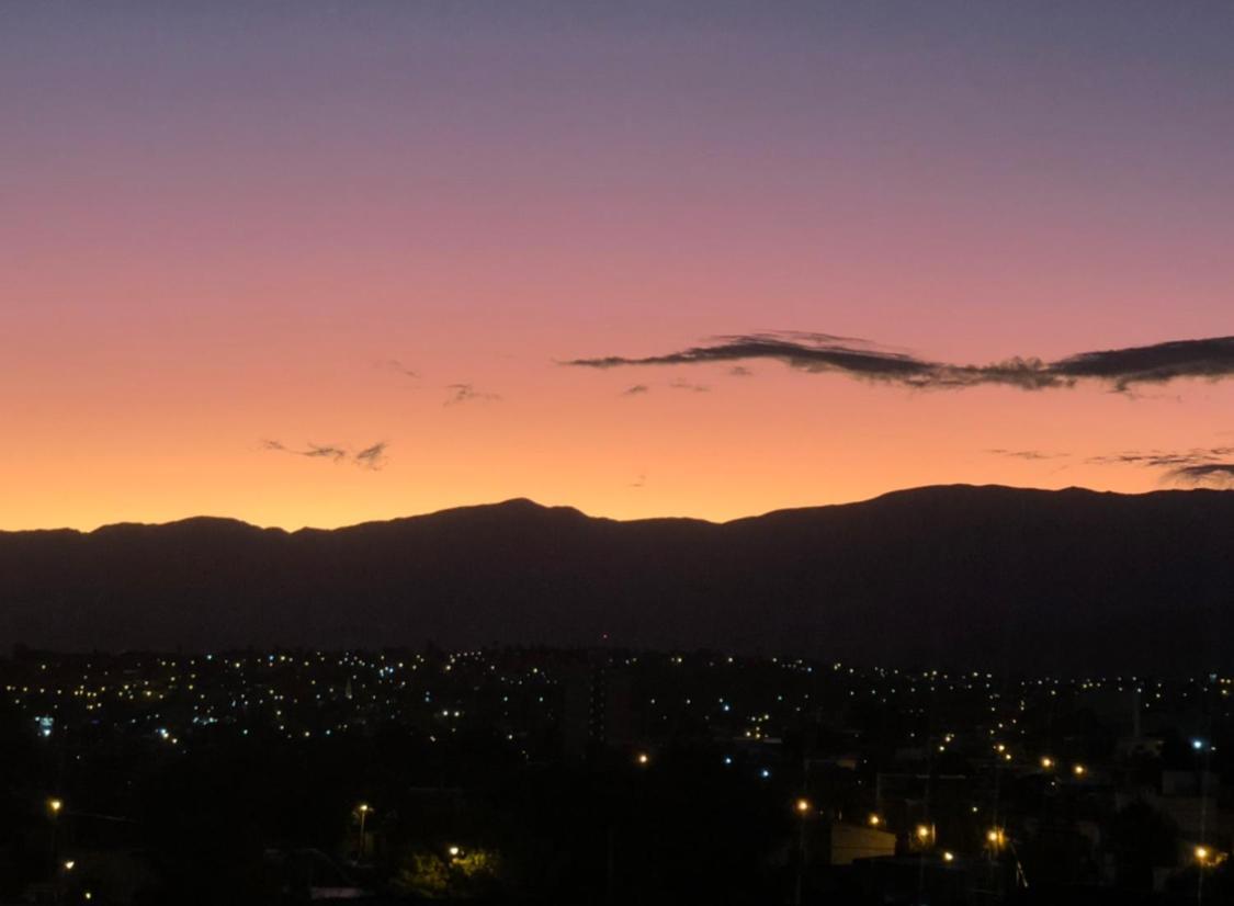 Departamento Moderno Y Espacioso Con Hermosa Vista Al Cerro Apartamento *