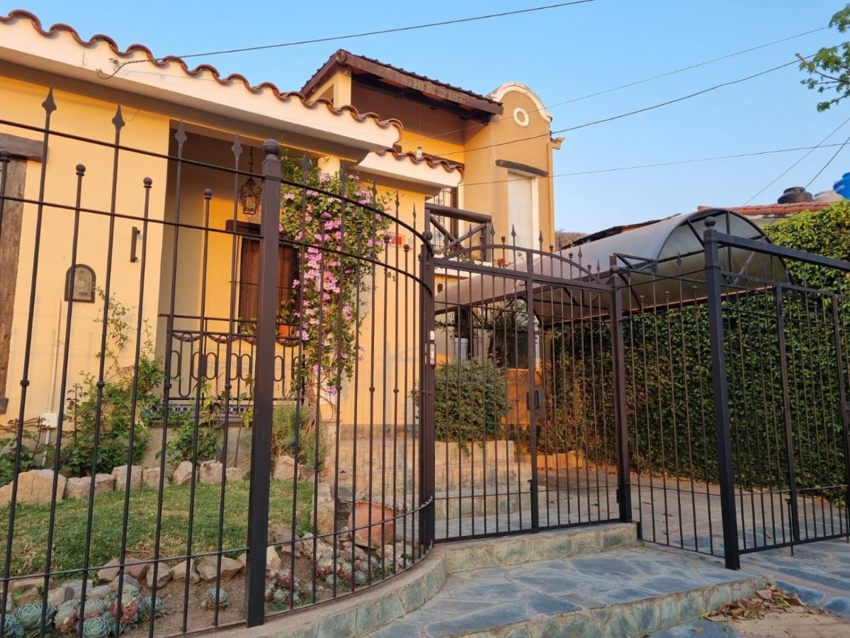 Rosas Guest house *