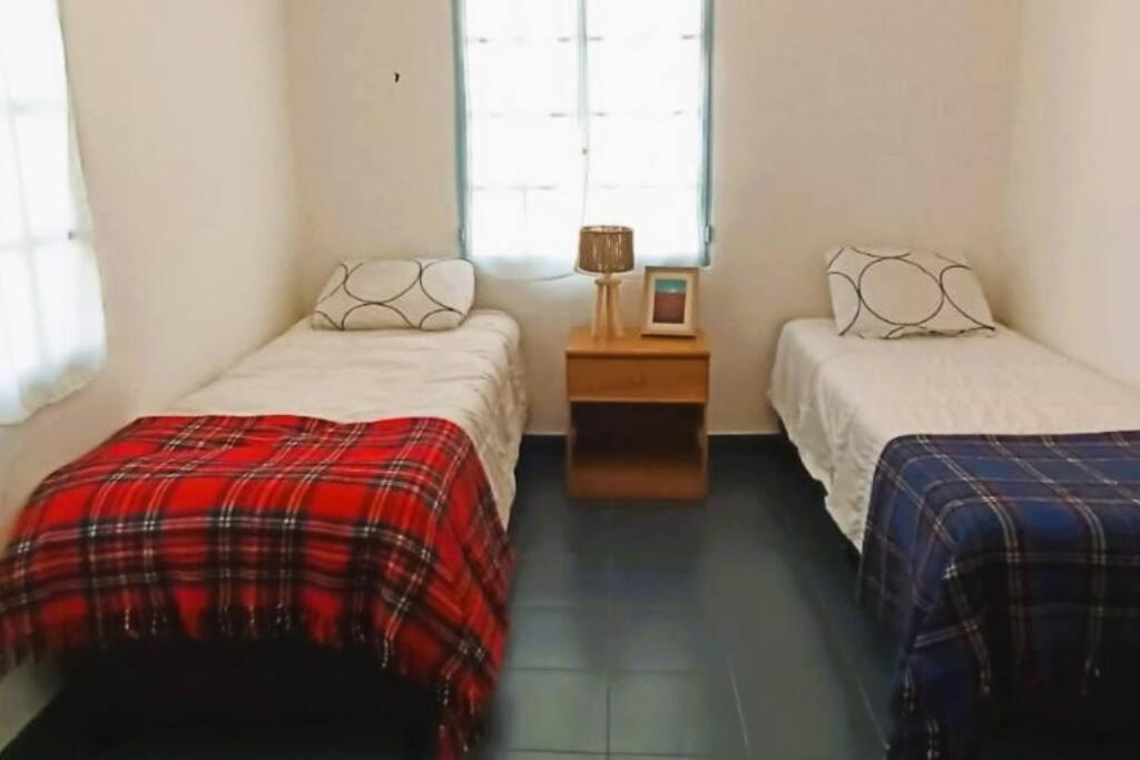 Casa Con Estacionamiento En El Centro *